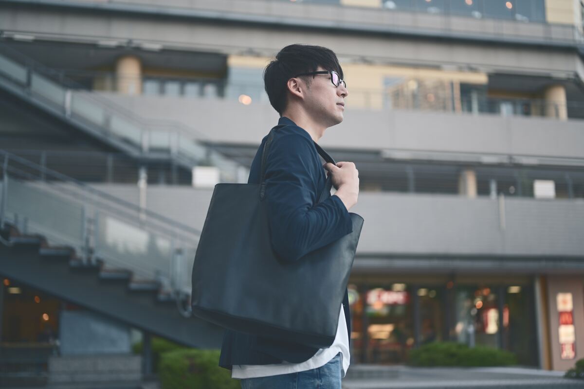 街を歩く人